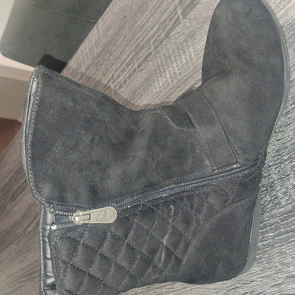 Stylish Black Women's Ankle Boots- W Sz 8.5 Wide - Picture 3 of 5